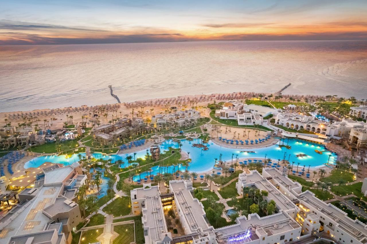 Pickalbatros Oasis Port Ghalib Hotel Exterior photo Aerial view of the resort