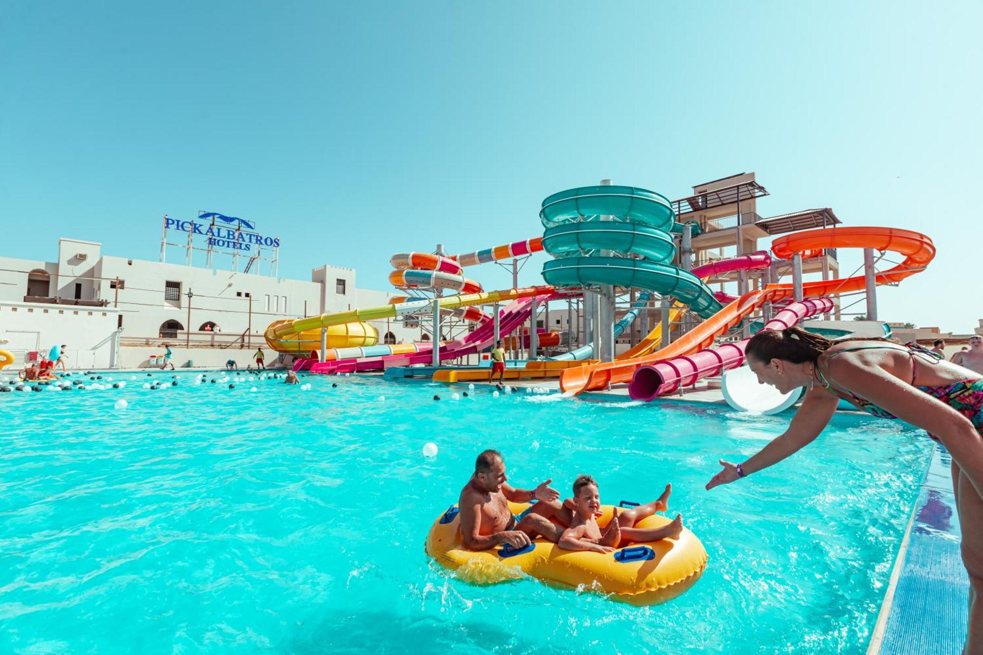 Pickalbatros Oasis Port Ghalib Hotel Exterior photo Aqua Park